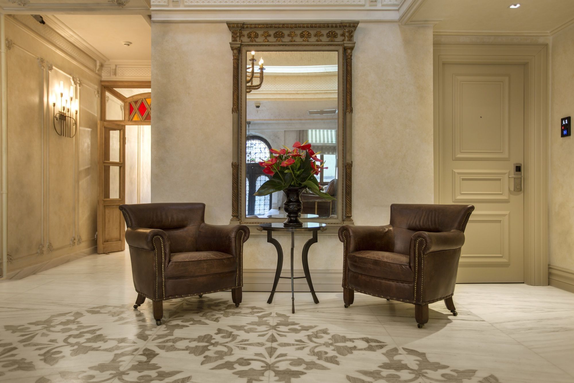 Taxim Lounge Special Category Hotel